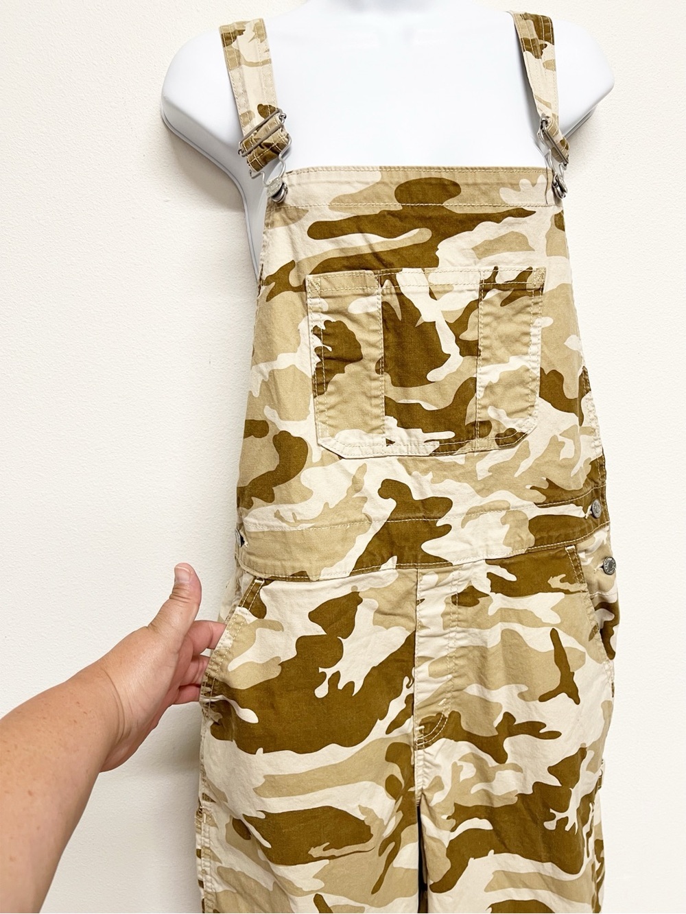 Signature by Levis Big Boys Tan Desert Utility Camo Pant Cargo Overalls Size XXL - Picture 3 of 7